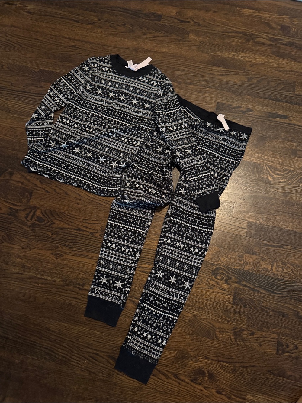 Victoria's Secret Black and White Fair Isle Thermal Pajama Set NWT Size Small